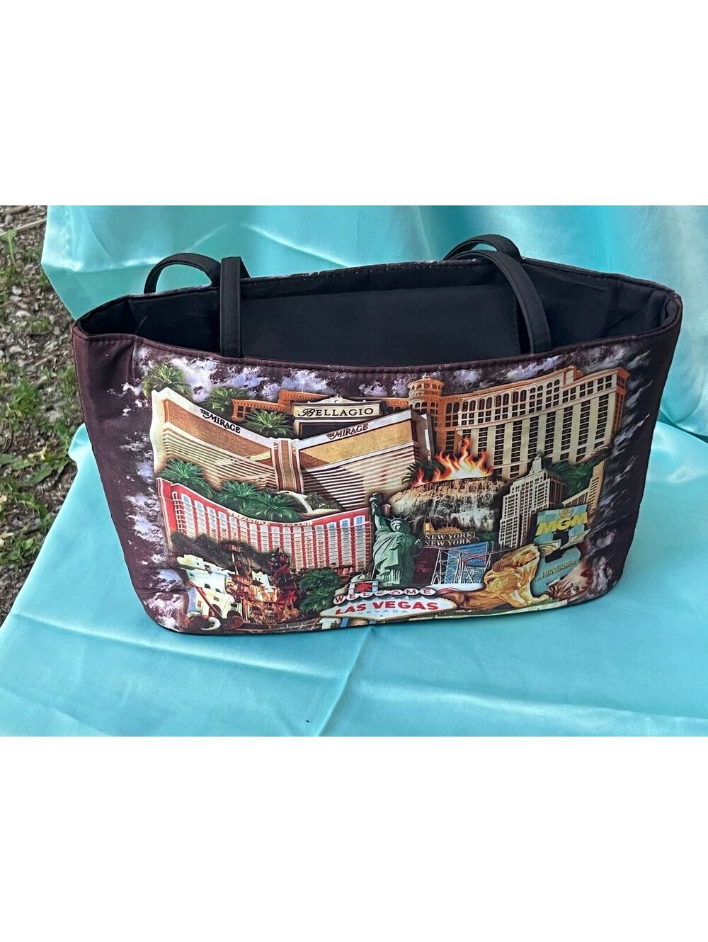 Las Vegas themed tote bag graphic print major casino landmarks Bellagio & Mirage